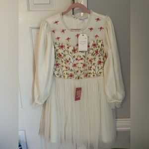 NWT Ivy City White tulle dress with flower detail size Xl